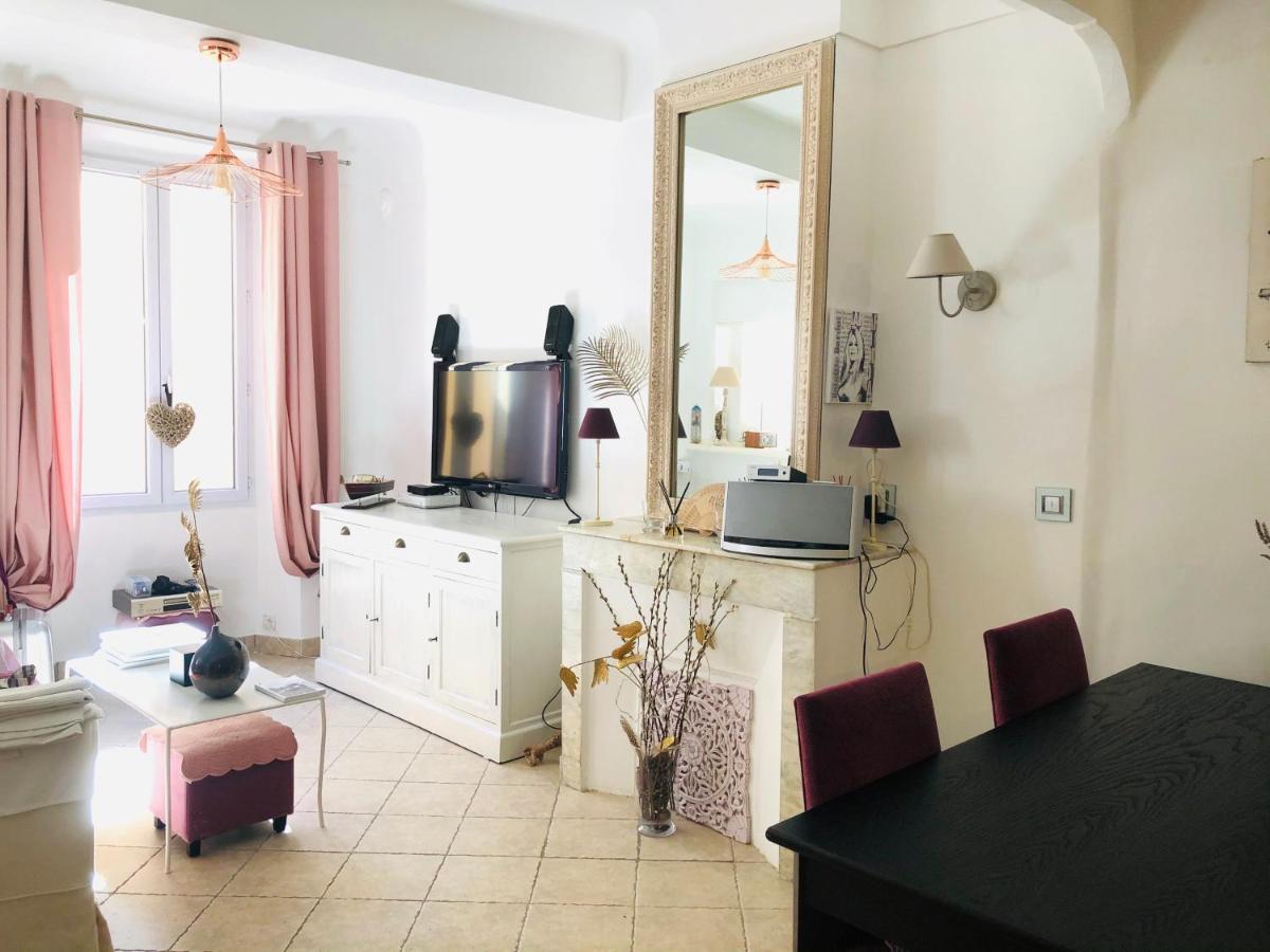 Appartement De Charme Au Coeur De Saint-Tropez Esterno foto
