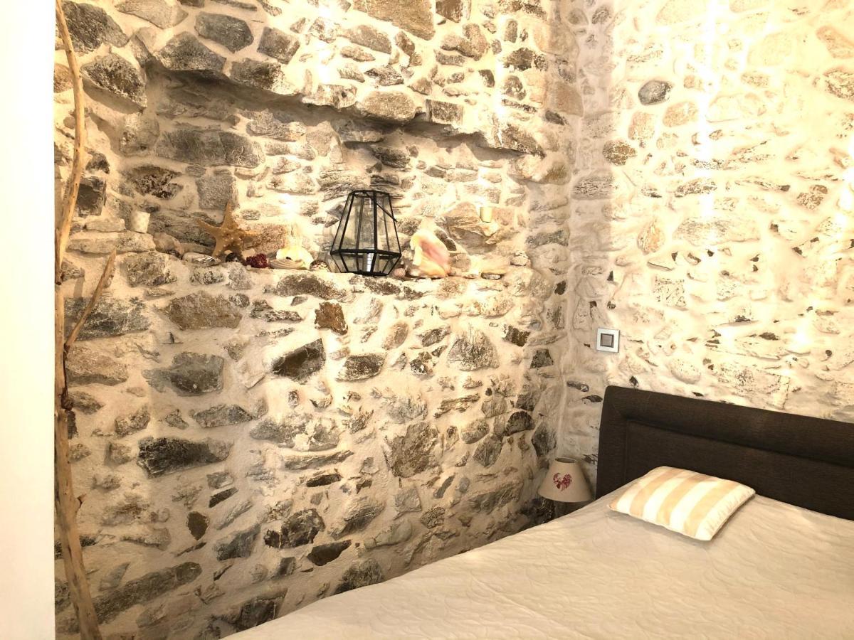Appartement De Charme Au Coeur De Saint-Tropez Esterno foto