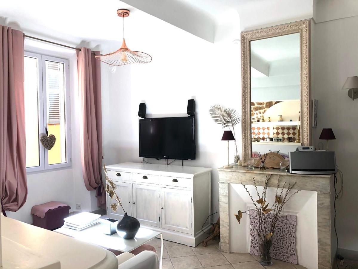 Appartement De Charme Au Coeur De Saint-Tropez Esterno foto