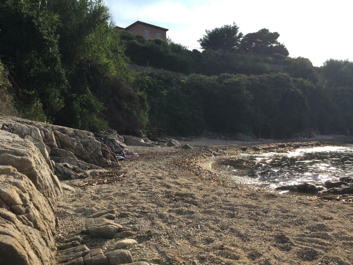 Appartement De Charme Au Coeur De Saint-Tropez Esterno foto