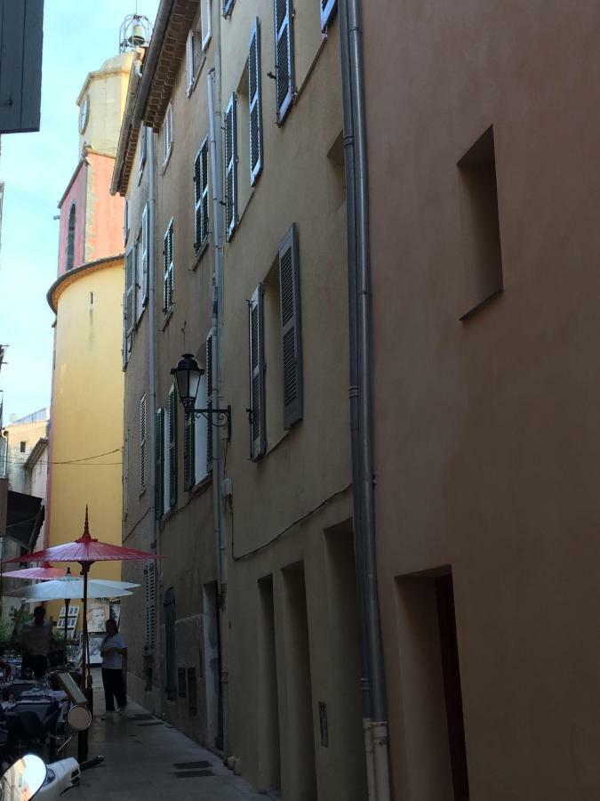 Appartement De Charme Au Coeur De Saint-Tropez Esterno foto